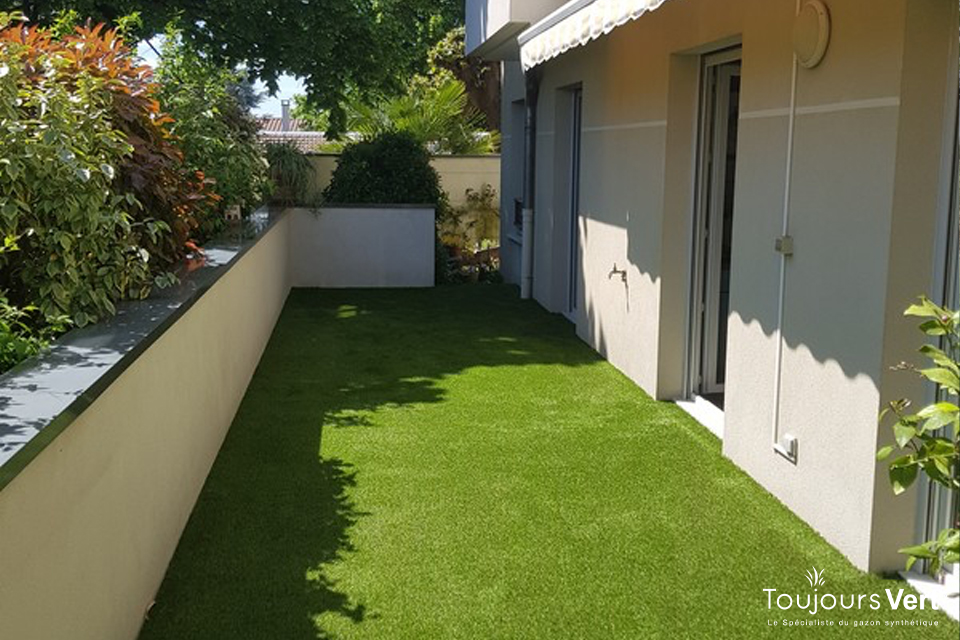 Terrasse en pelouse artificielle la Rochelle