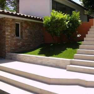 Des gazons artificiels différents pour des utilisations différentes