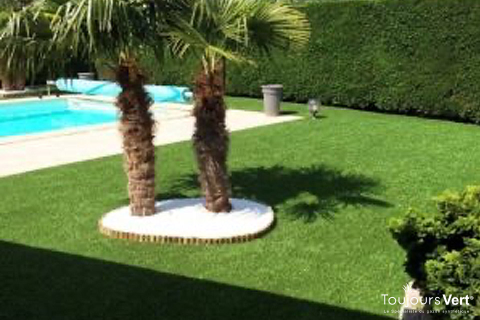 Tour de piscine en gazon synthétique Réality Toujours Vert à Caussade