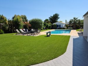Gazon synthétique pour piscine